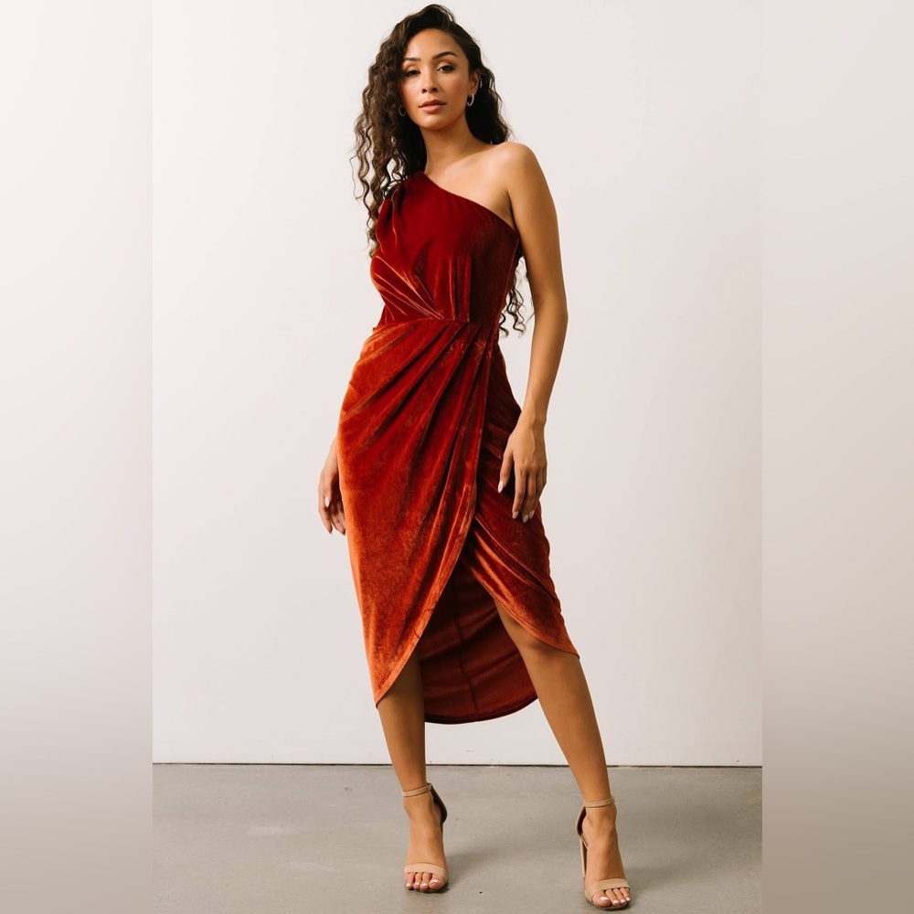 Baltic Born NWT Kourtney Velvet One Shoulder Midi Rust Orange Dress